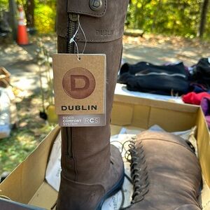 Dublin boots, with tags, in the box, size 7 1/2,